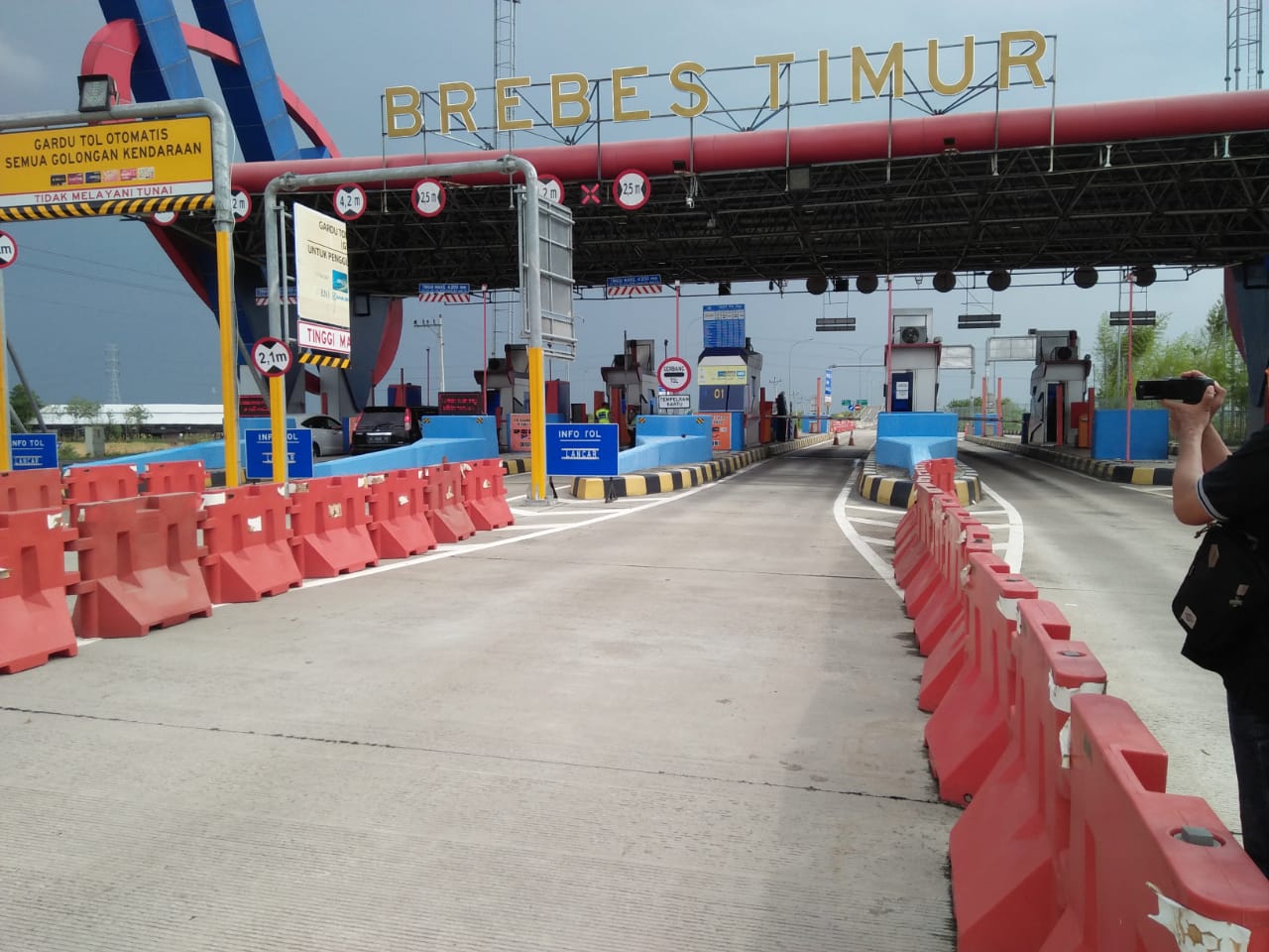 Pinto Tol Brebes Timur