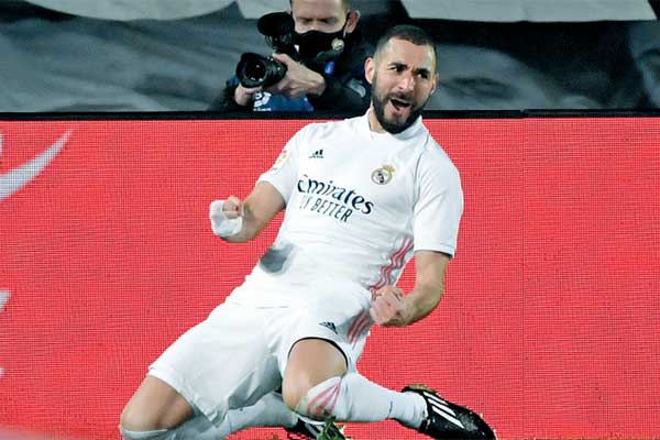 Zidane Sanjung Benzema