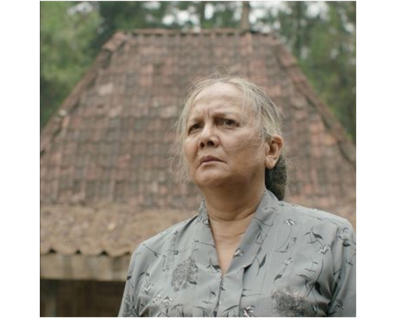 Aktris Christine Hakim dalam film Perempuan Tanah Jahanam. 