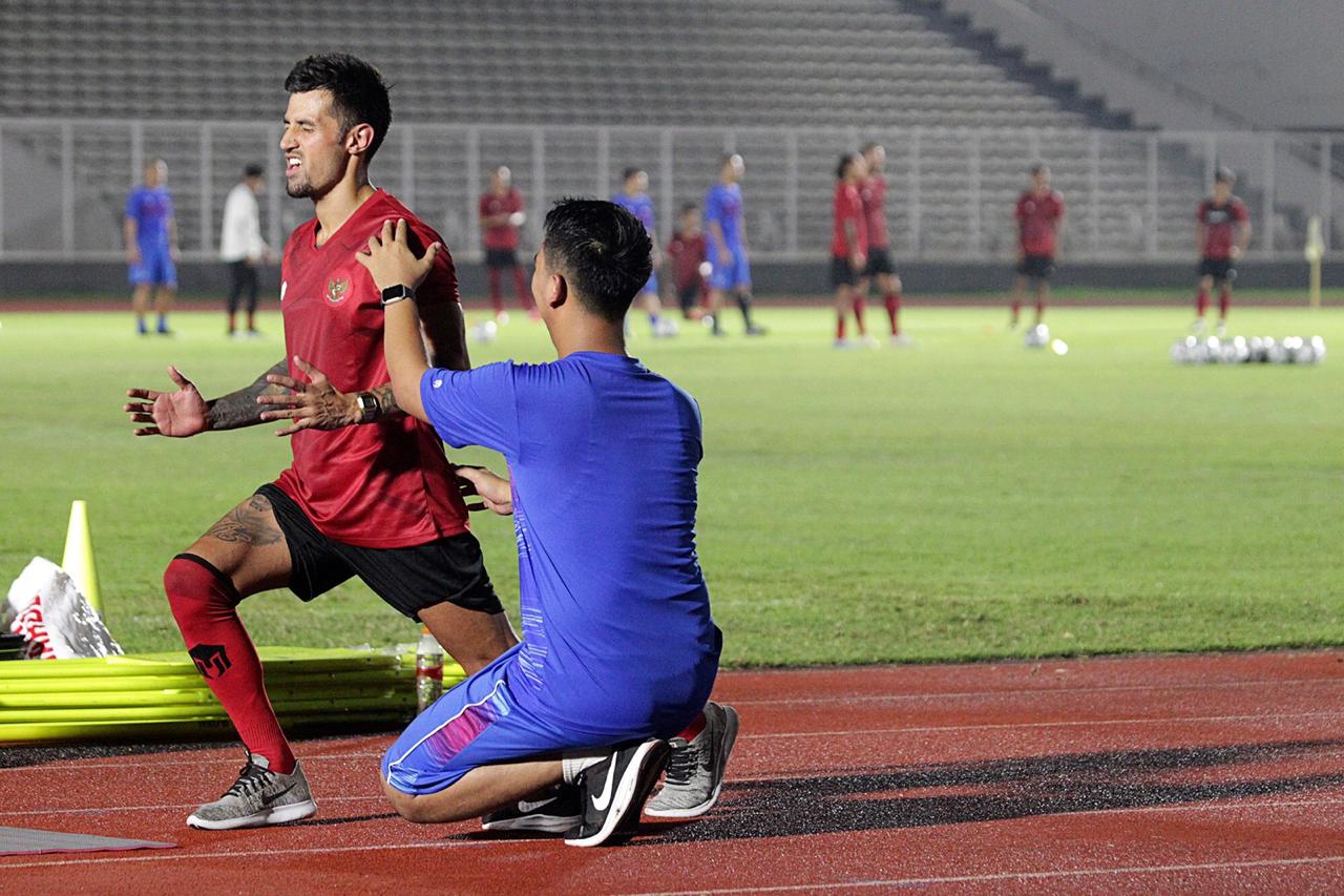 Asep Azis saat menangani Timnas Indonesia