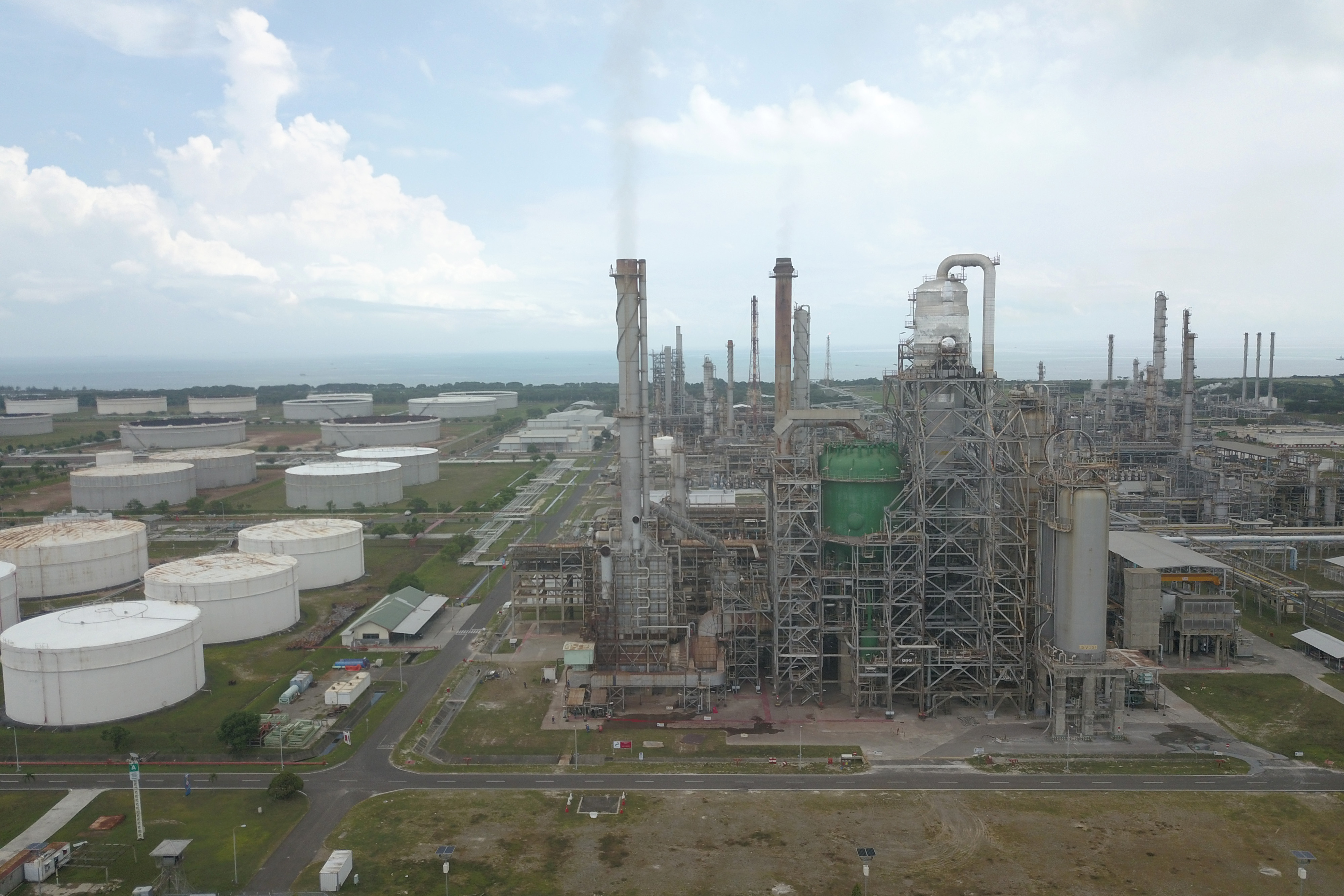 Pengembangan Kompleks Kilang Terintegrasi Petrokimia di Balongan.  