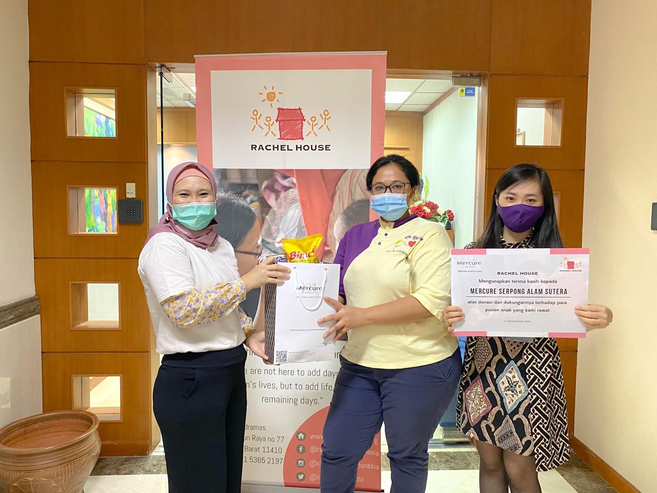 Mercure Serpong Alam Sutera dan beberapa hotel lainnya di area Tangerang memberikan donasi untuk mendukung layanan paliatif anak.