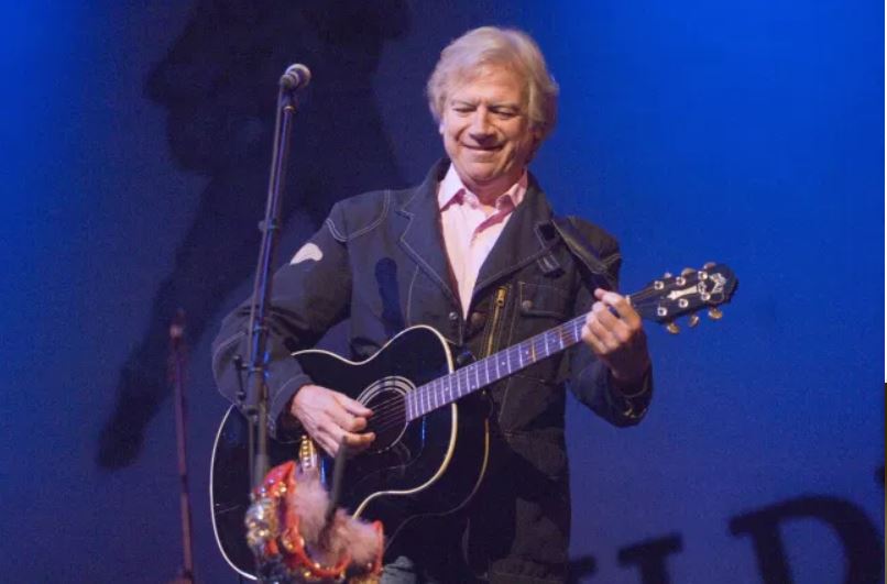 Marty Wilde Jadi Selebritas Pertama yang Divaksin Covid-19