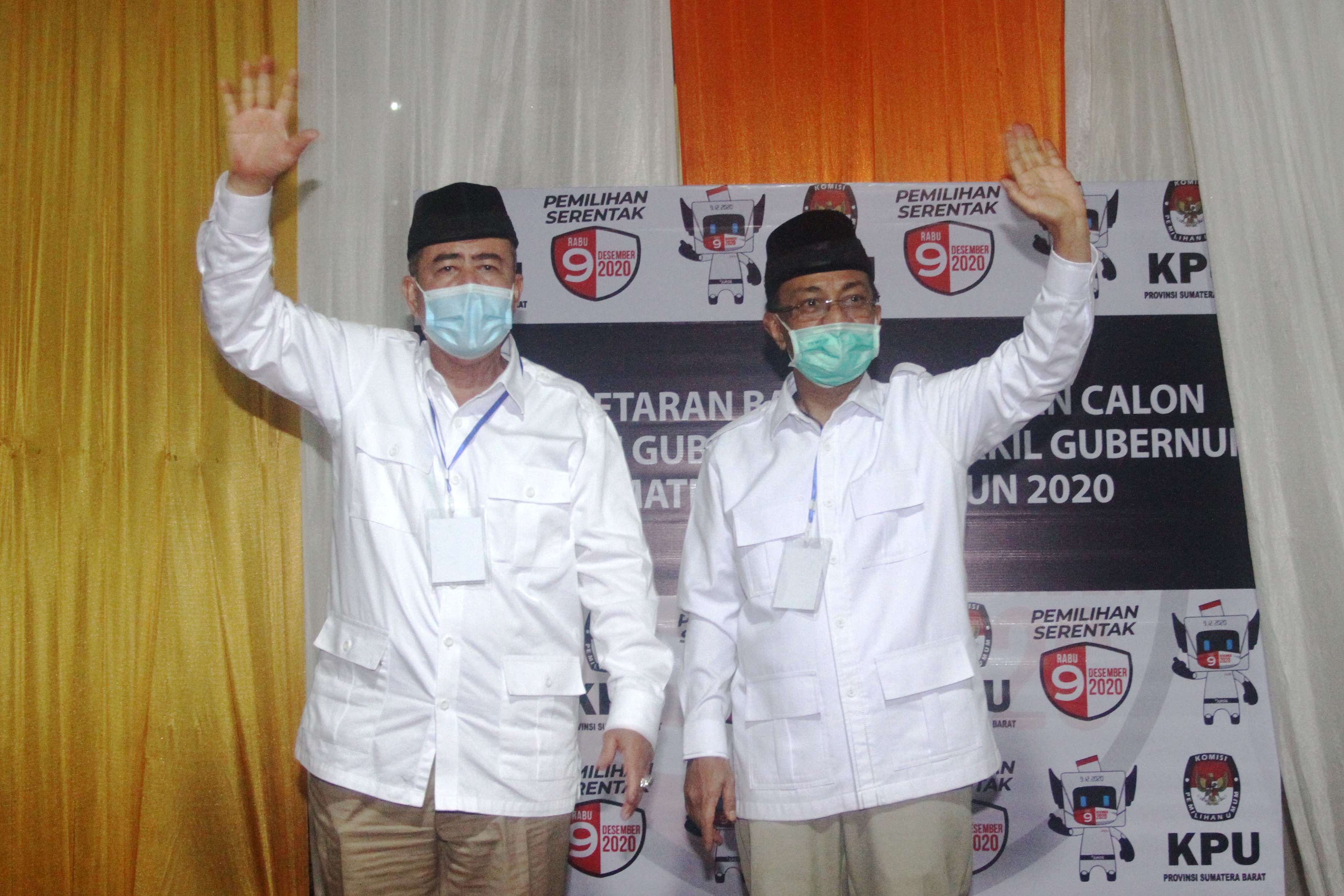 Nasrul Abit (kiri) dan Indra Catri (kanan).