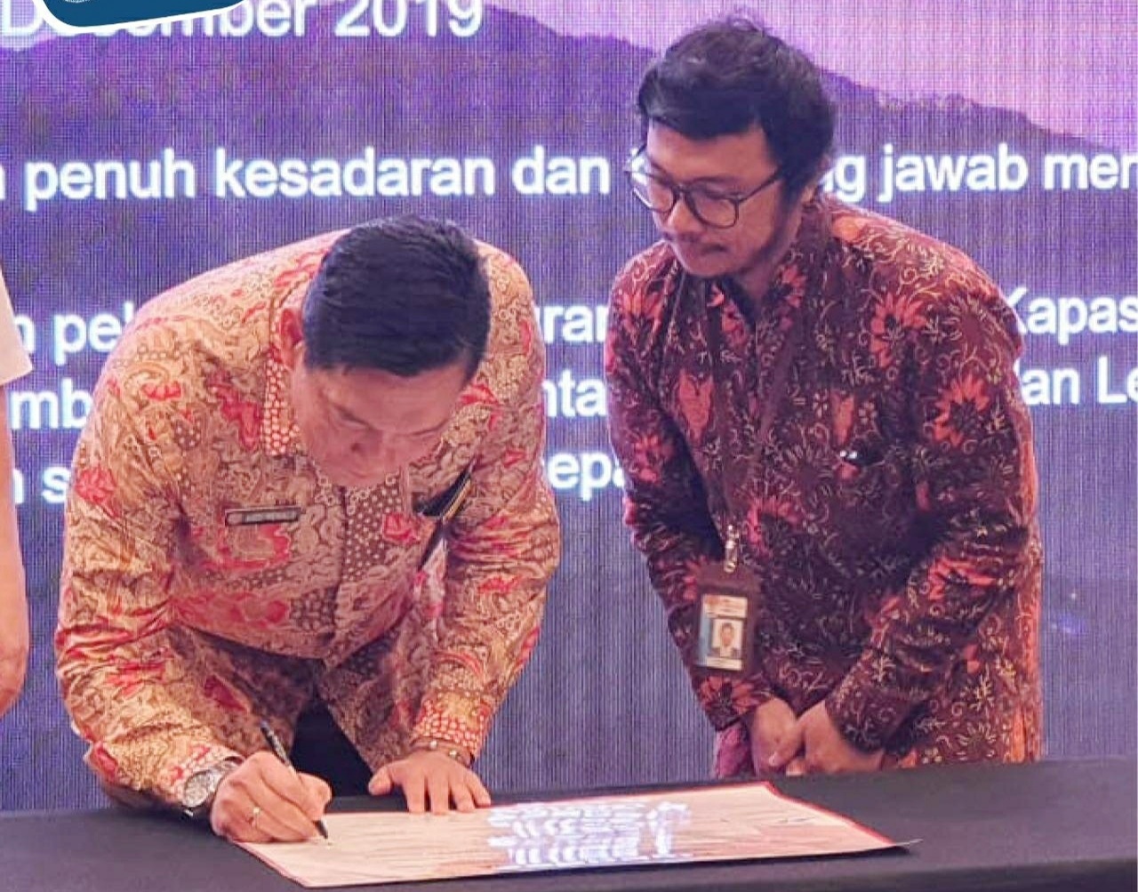 Direktur Penertiban Pemanfaatan Ruang Kementerian ATR/BPN Andi Renald menandatangani komitmen pemanfaatan ruang pada 2019 silam