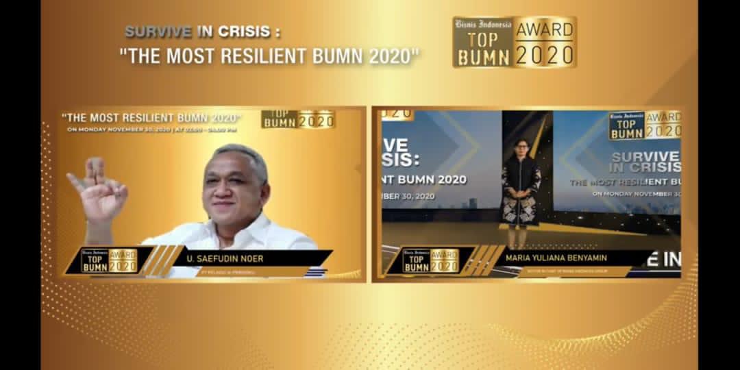 Dirut Pelindo III U Saefudin Noer menerima penghargaan Special Achievement sebagai The Best Performing CEO in Technology Leadership. 