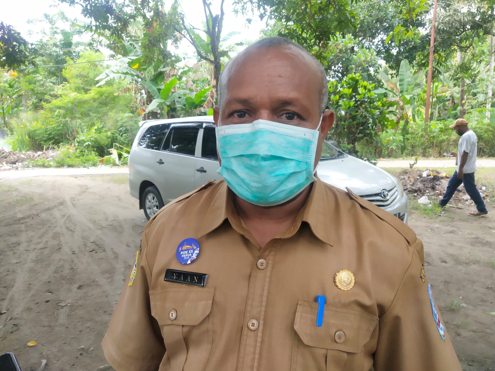  Kepala Dinas Olahraga Daerah Kabupaten Jayapura, Yaan Yoku. 
