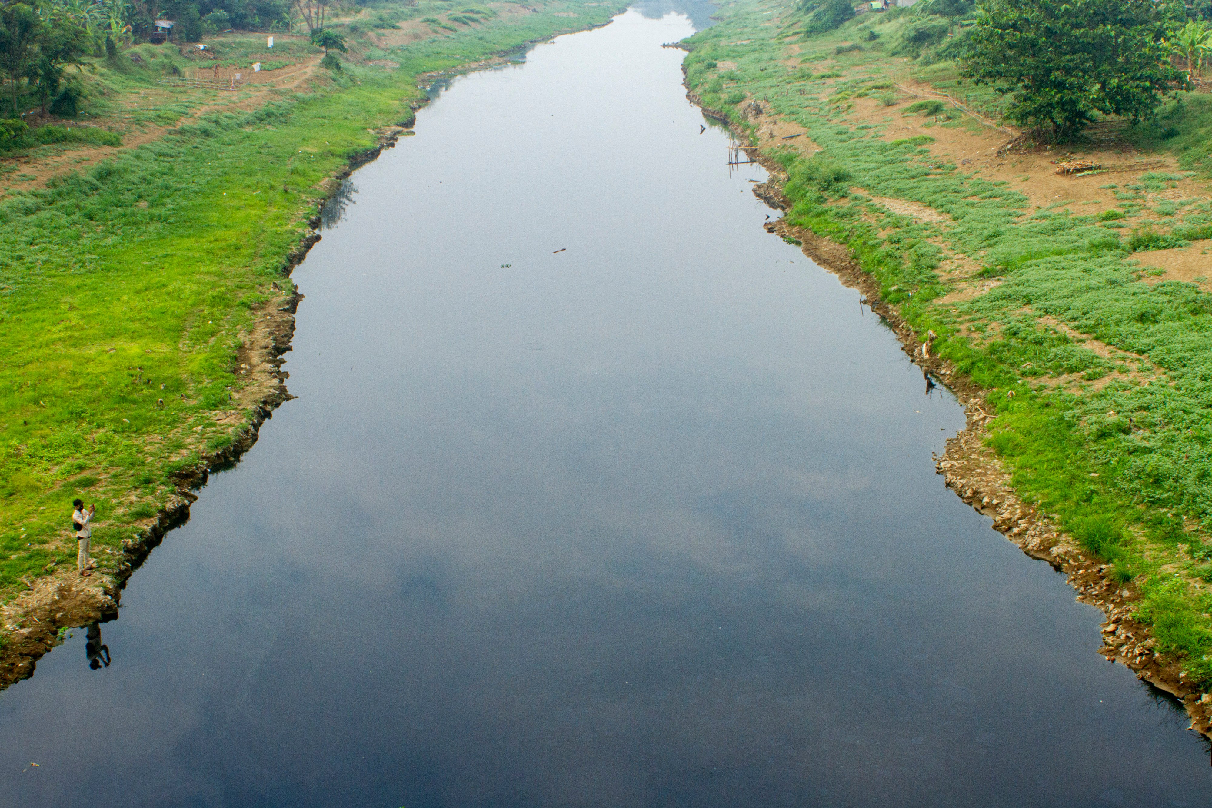 Kondisi DAS Citarum di Karawang, Jabar. Pemerintah bersama AstraZeneca akan menanam 20 juta pohon, salah satunya berlokasi di DAS Citarum.