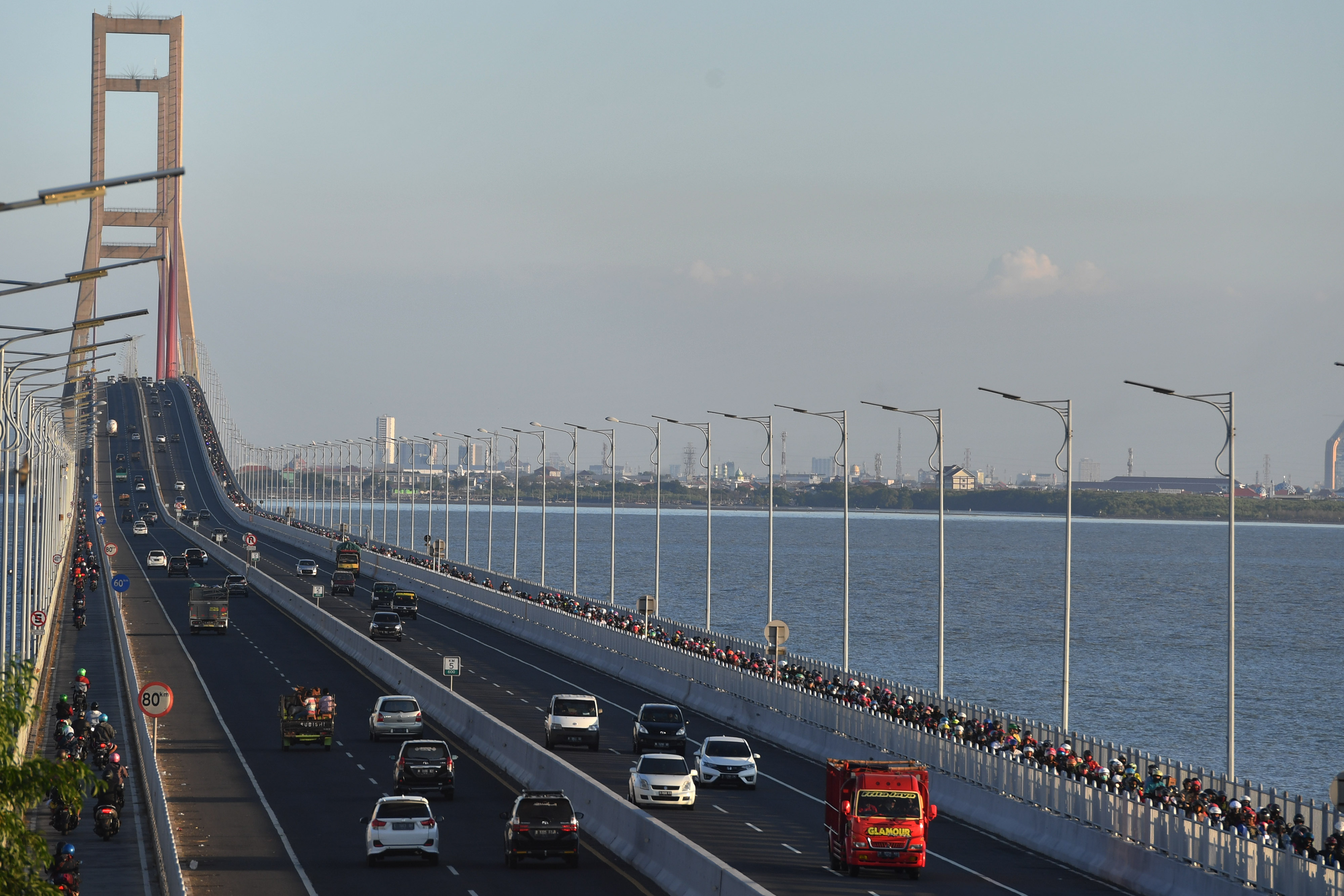 Akses jembatan Surabaya-Madura akan ditutup sementara pada pergantian tahun 2020 ke 2021.