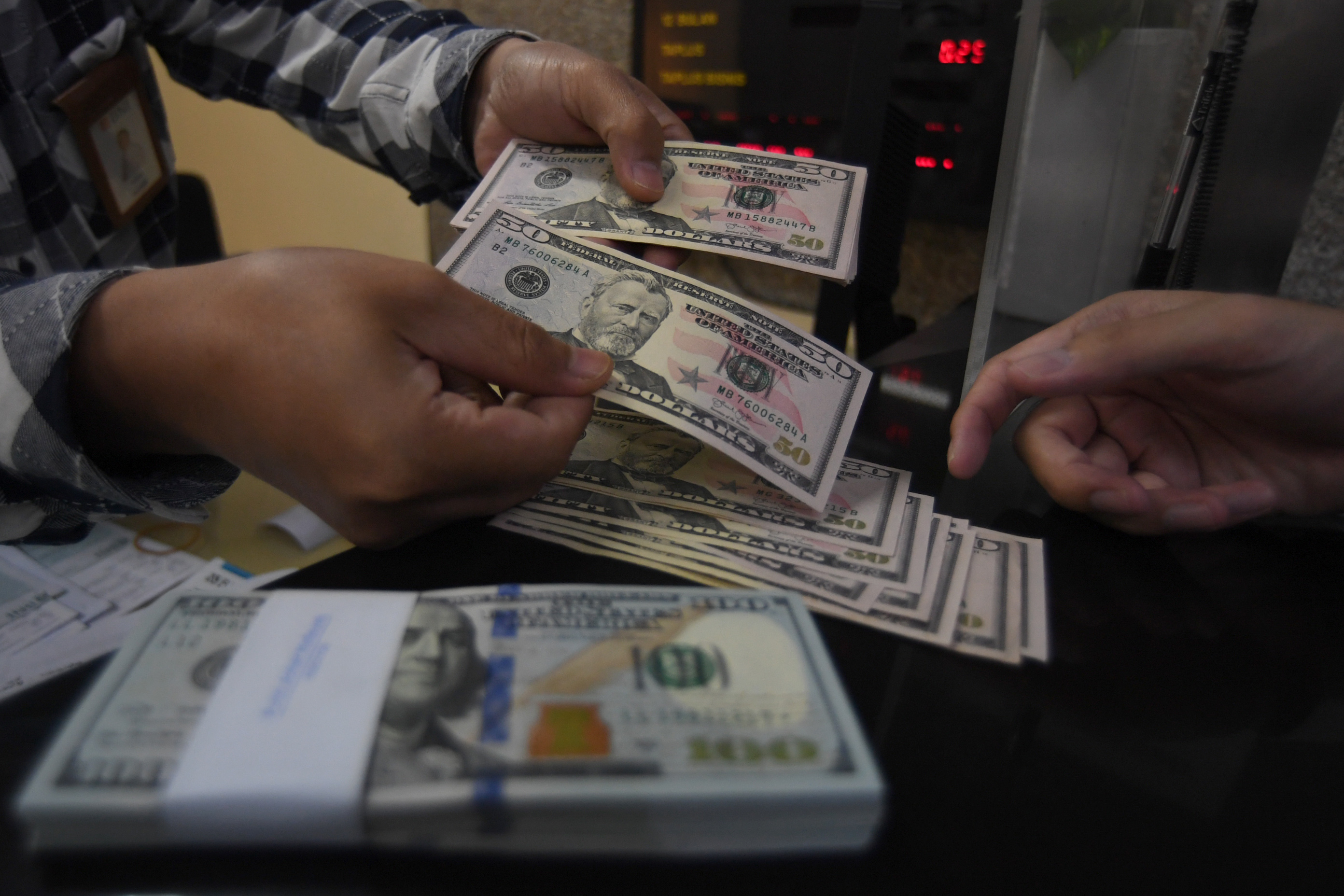 Penukaran valuta asing