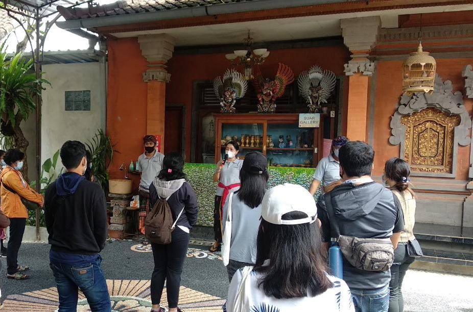 Sejumlah media beruntung bisa melihat lebih dekat dan mendapat penjelasan utuh Istana Puri Saren Ubud di Bali.