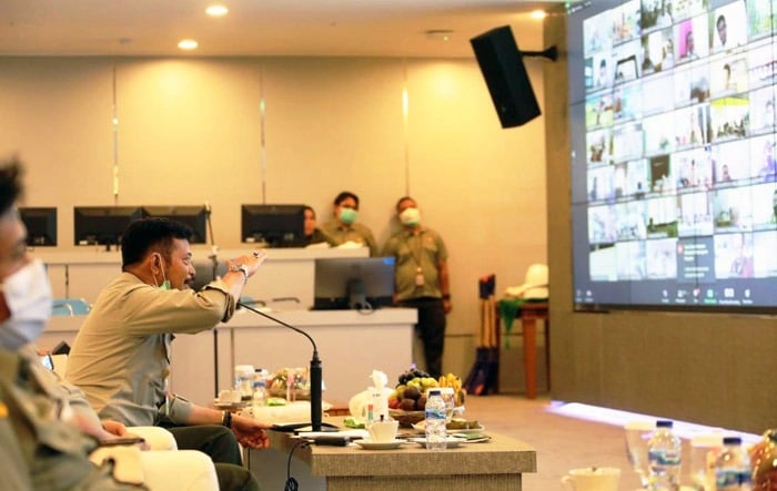 Menteri SYL memantau daerah melalui teknologi informasi dengan membentuk Kostratani ditiap wilayah dengan pusat komando di Kementan,Jakarta.