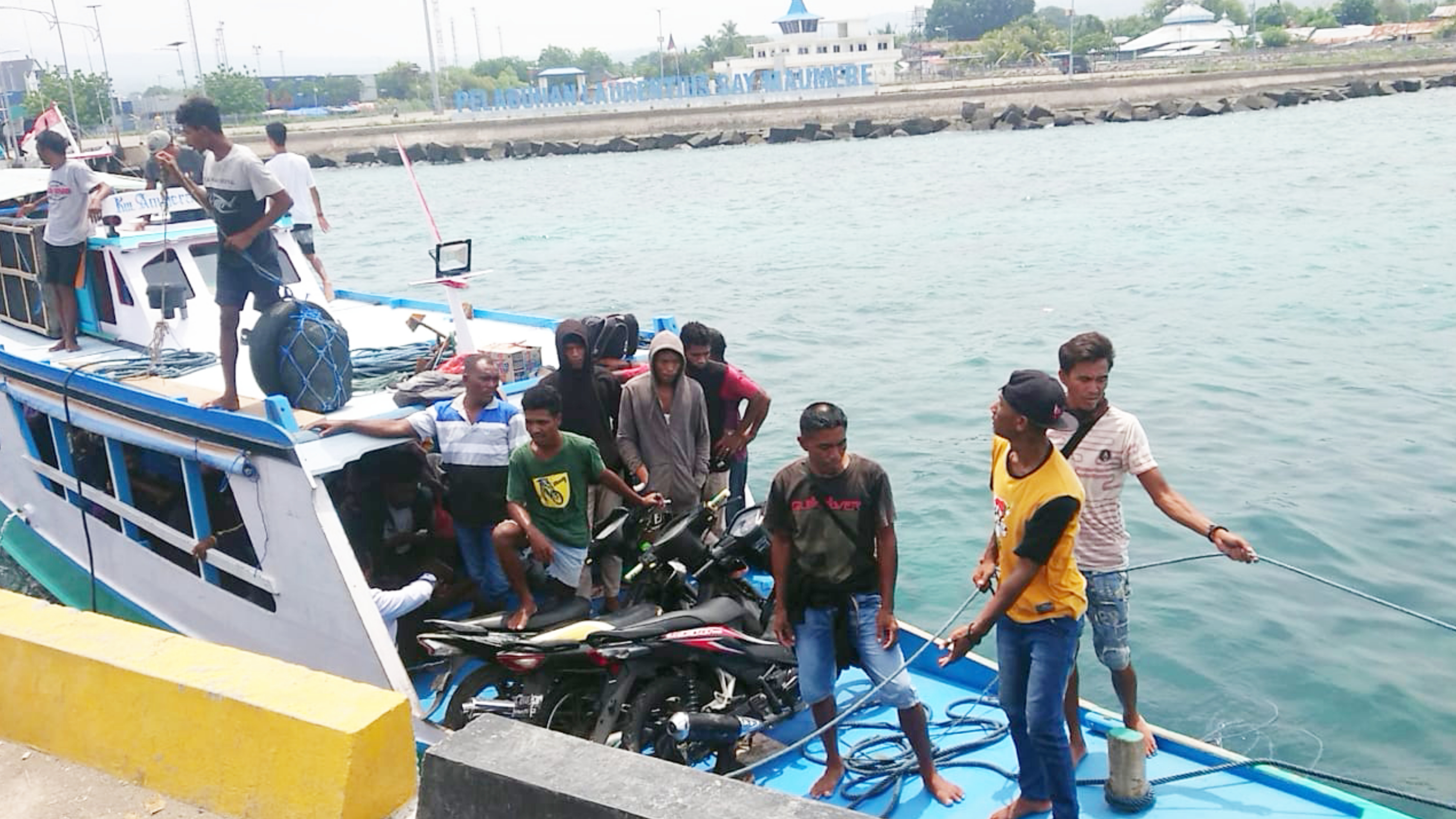 Prihatin, di Pelabuhan Lorens Say Prokes Diabaikan