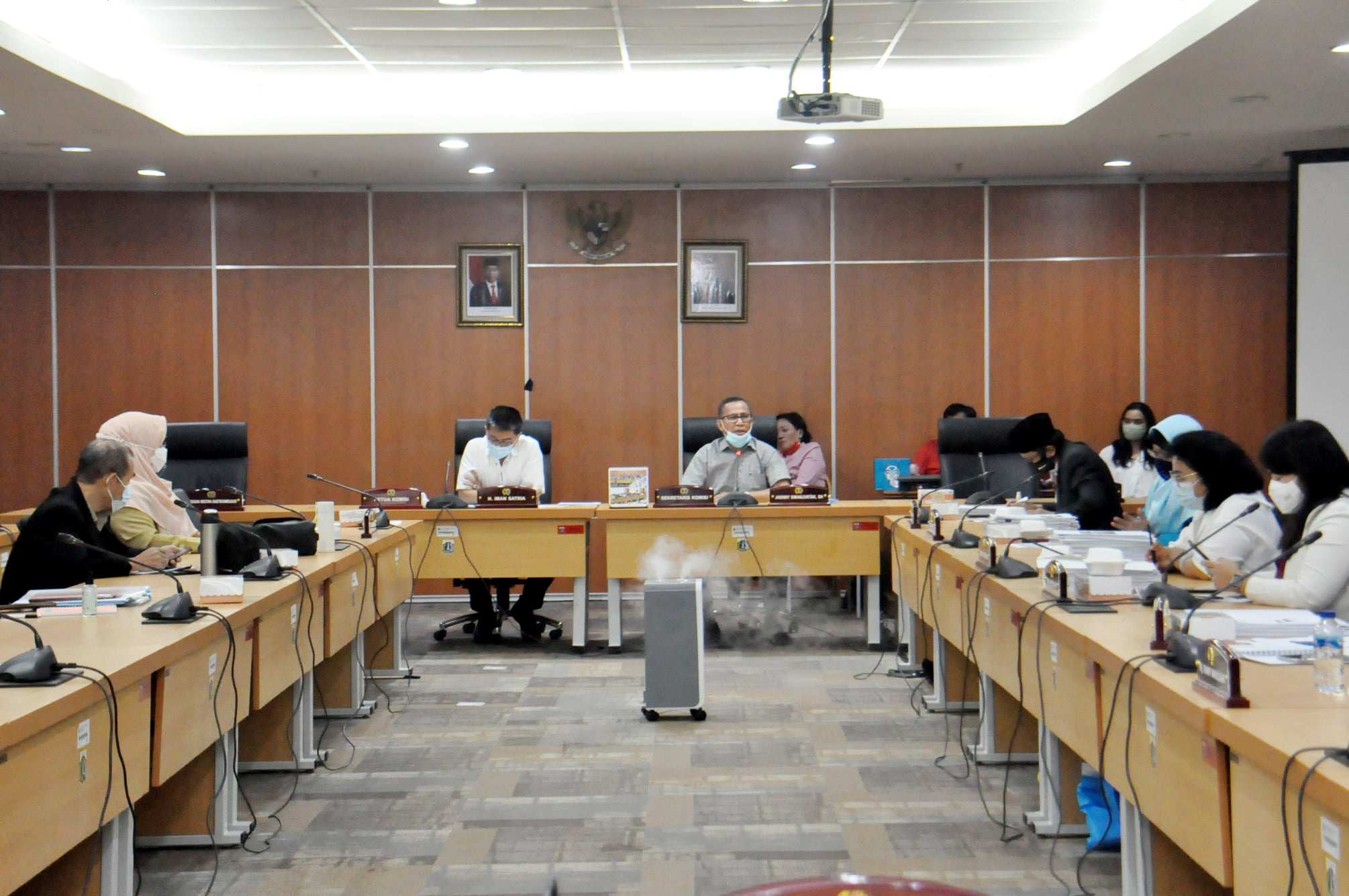 Rapat Komisi E DPRD, Selasa (15/12).