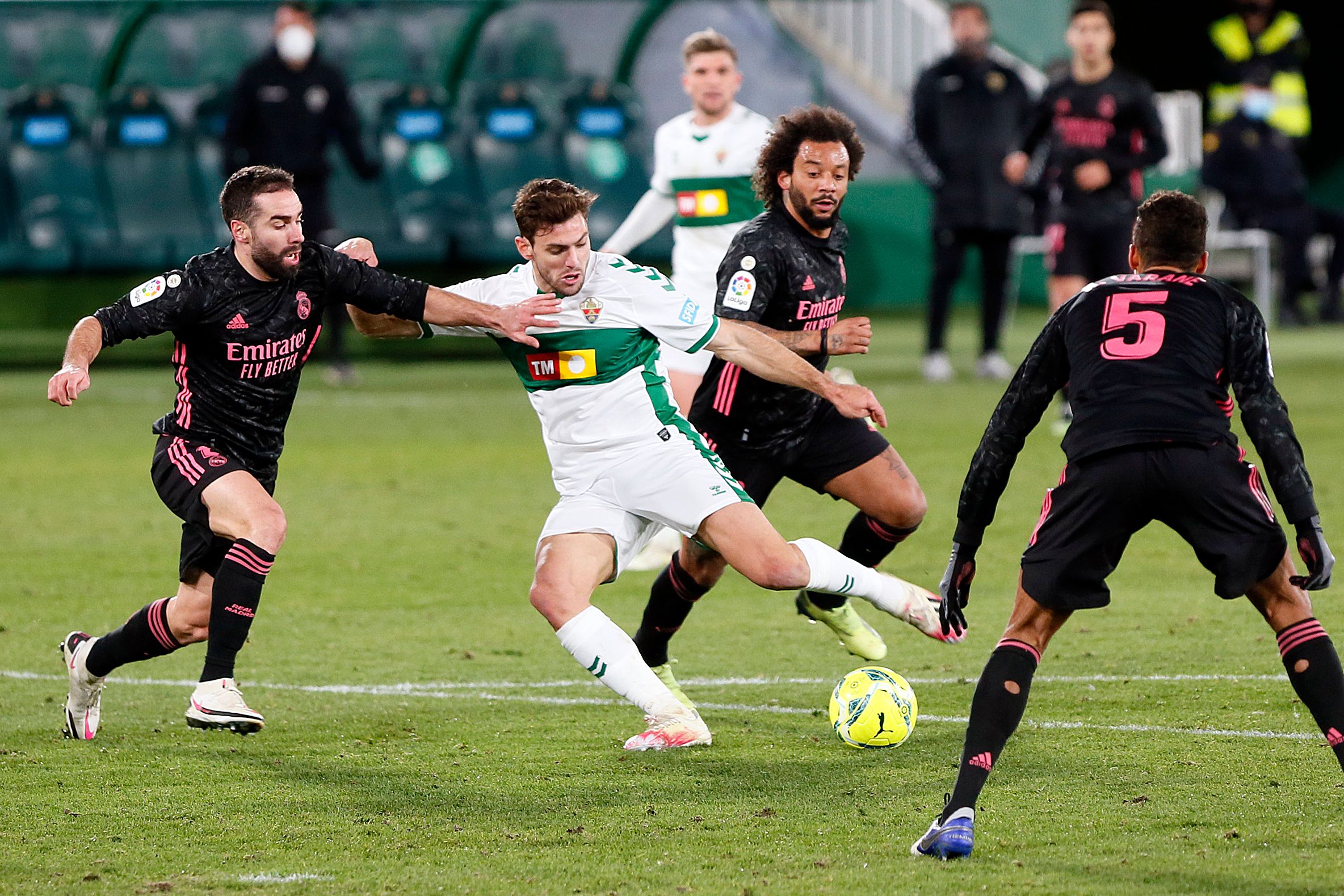 Pertandingan Real Madrid vs Elche di  Stadion Manuel Martinez Valero, Elche, Rabu (30/12/2020).