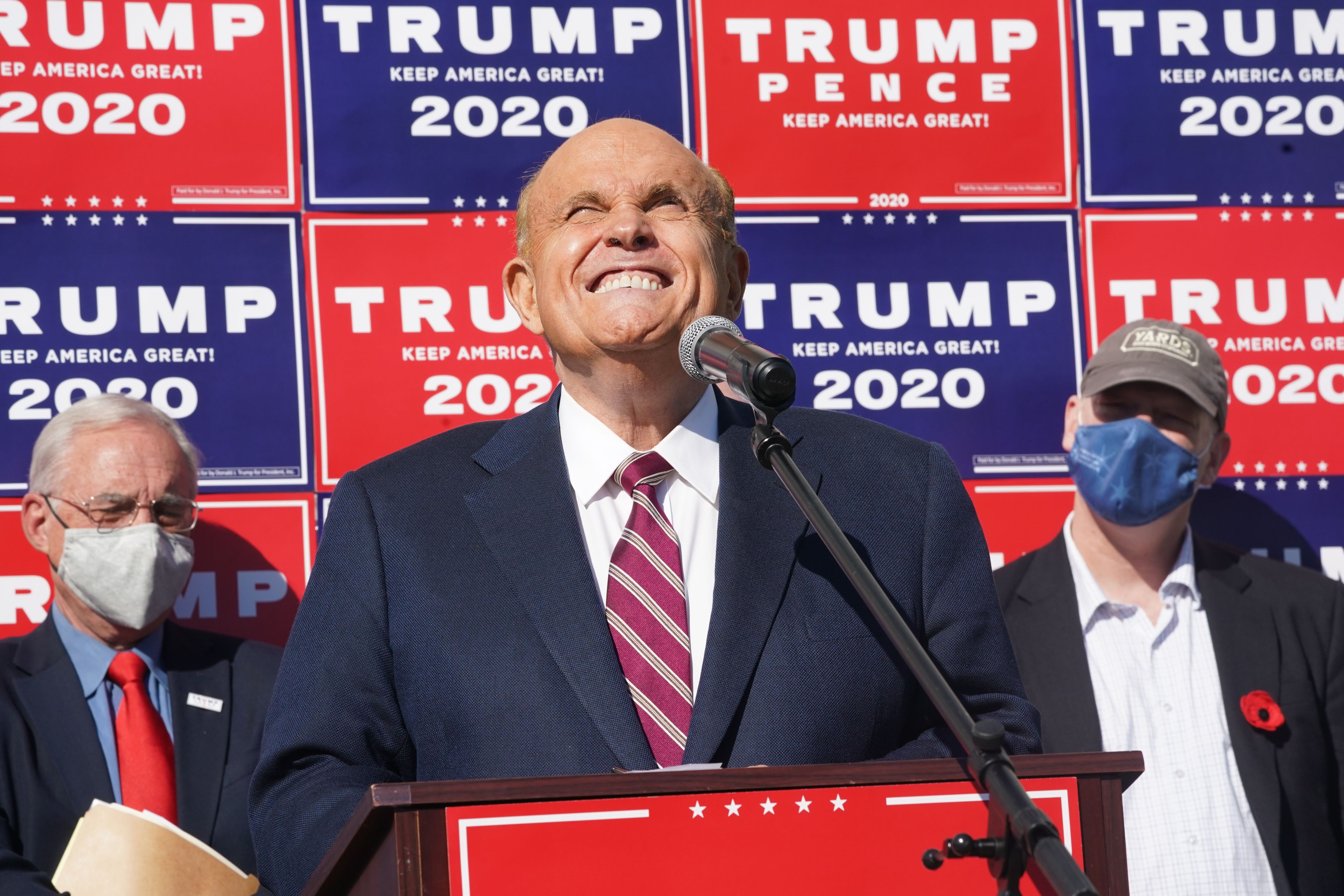 Pengacara Trump, Rudy Giuliani menyatakan timses Trump mengajukan ke MA AS untuk membatalkan hasil pemilu 3 November 2020.