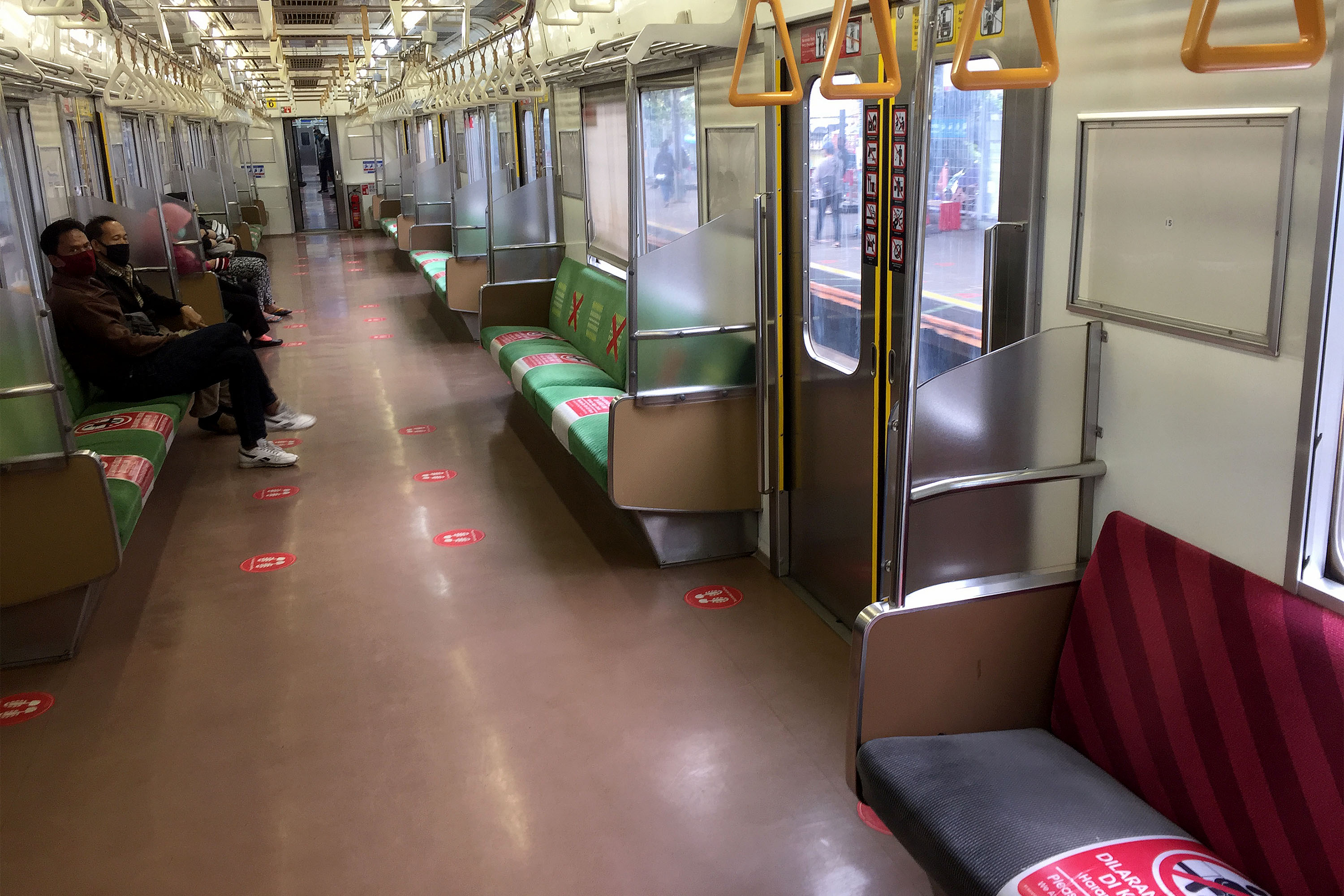 Menjelang pergantian tahun, KRL Jabodetabek hanya beroperasi sampai pukul 22.00 WIB