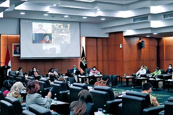 Webinar Peran Produksi Film dan Konten oleh Negara dalam Rangka Pembentukan Karakter Bangsa, di kompleks parlemen, Jakarta, kemarin.