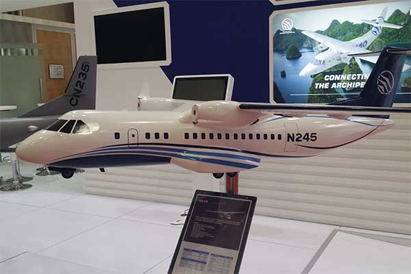 Miniatur Pesawat N245