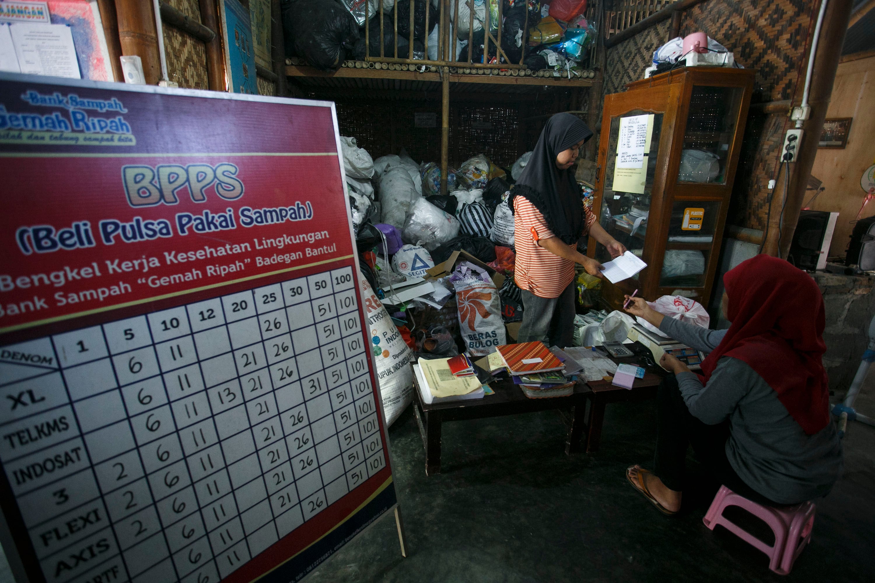 Ilustrasi bank sampah