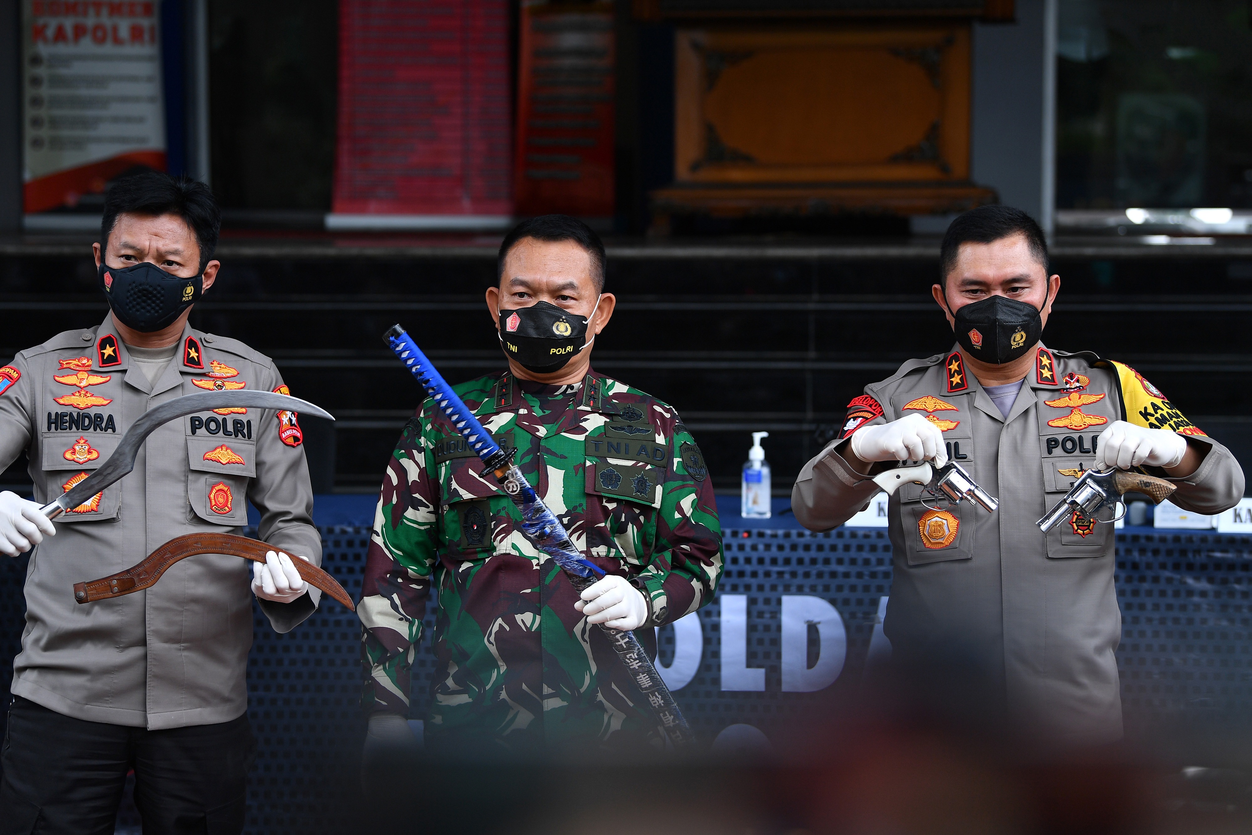 Keluarga Minta Ponsel Balik, Polri: Itu Barang Bukti