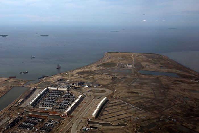 Foto udara pulau G hasil reklamasi di Teluk Jakarta