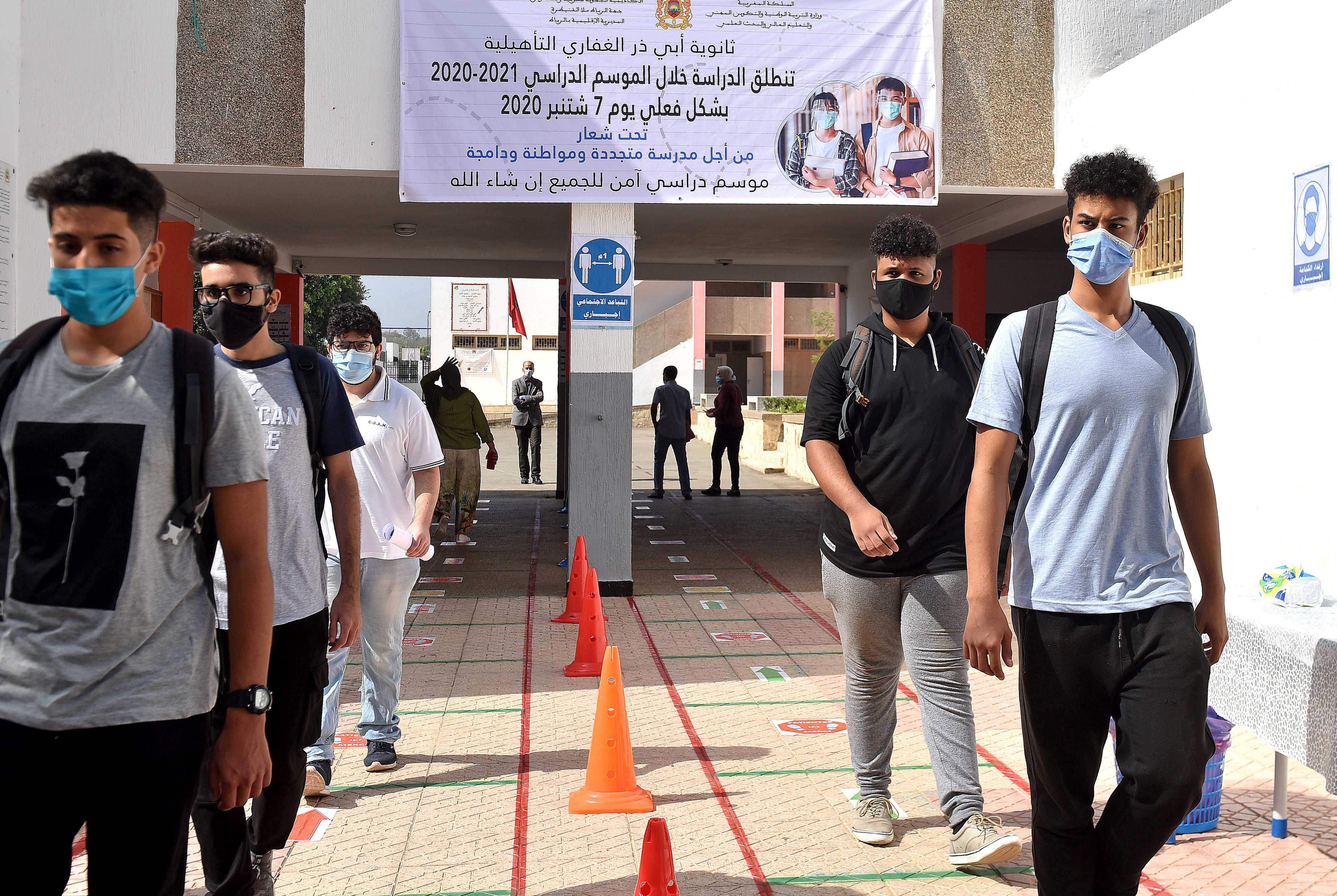 Penggunaan masker pada murid-murid di Maroko