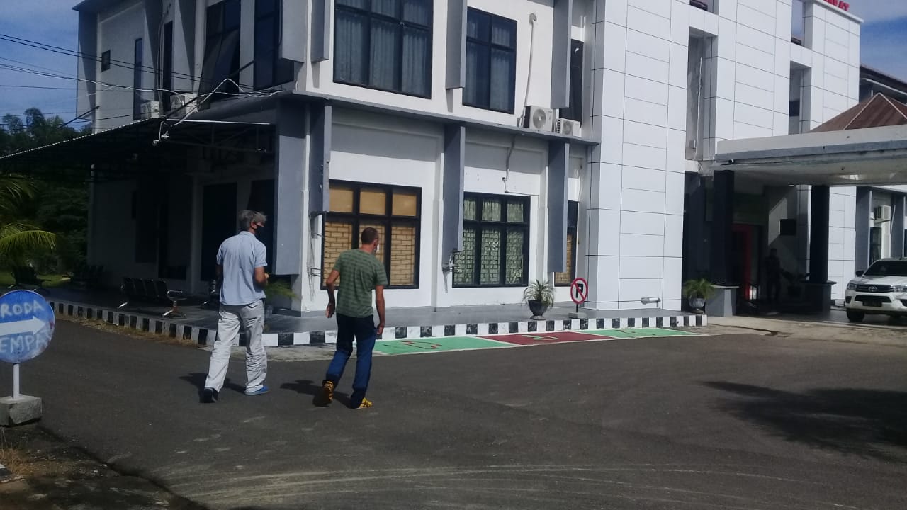 Dua WNA asal Prancis diperiksa Kejaksaan Tinggi NTT terkait aset tanah Pemkab Manggarai Barat, Kamis (17/12/2020).