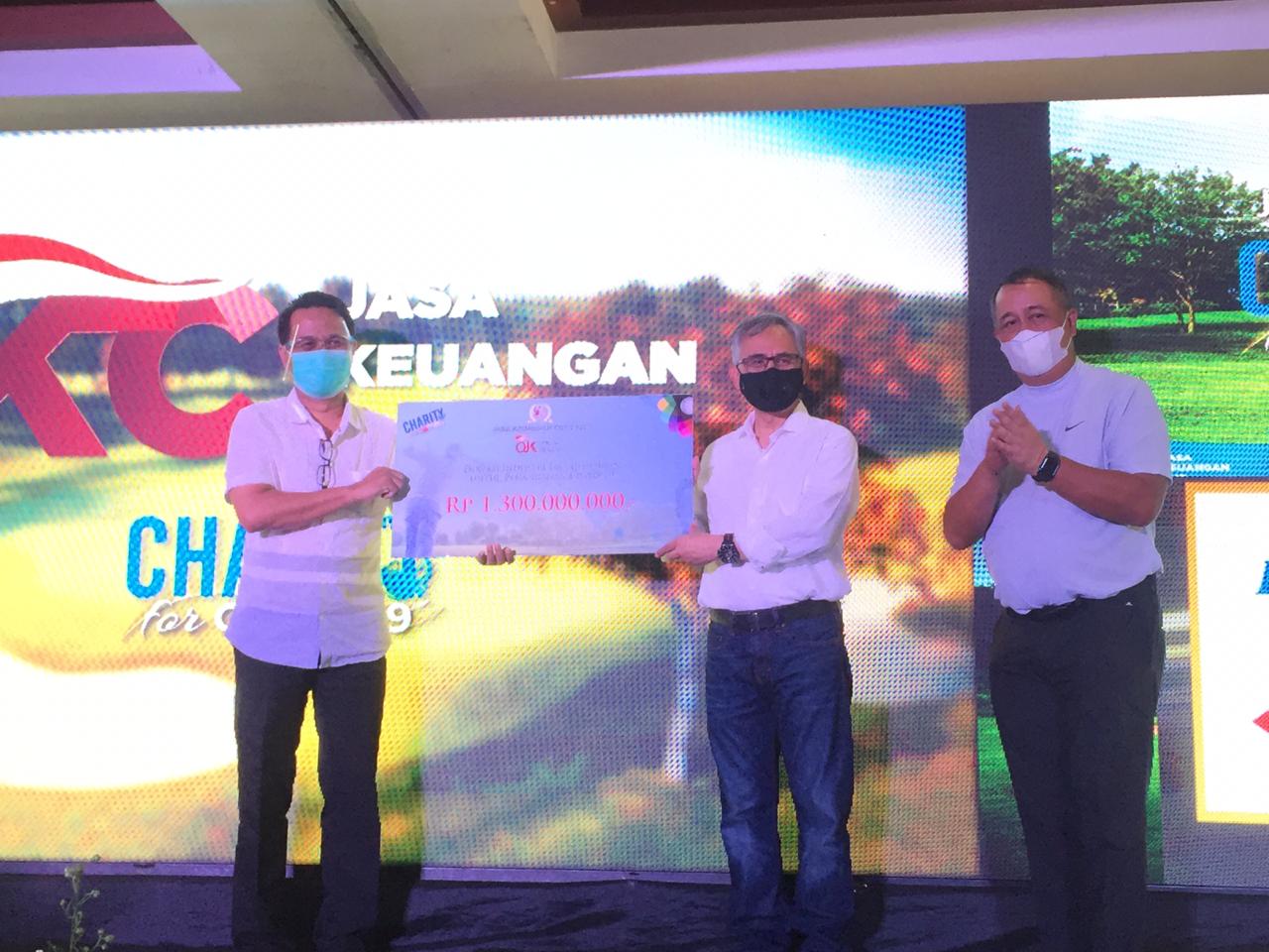 Industri jasa Keuangan menggelar JKC Golf Charity untuk mengumpulkan dana bagi penanganan covid di Indonesia, Sabtu (12/12/2020)