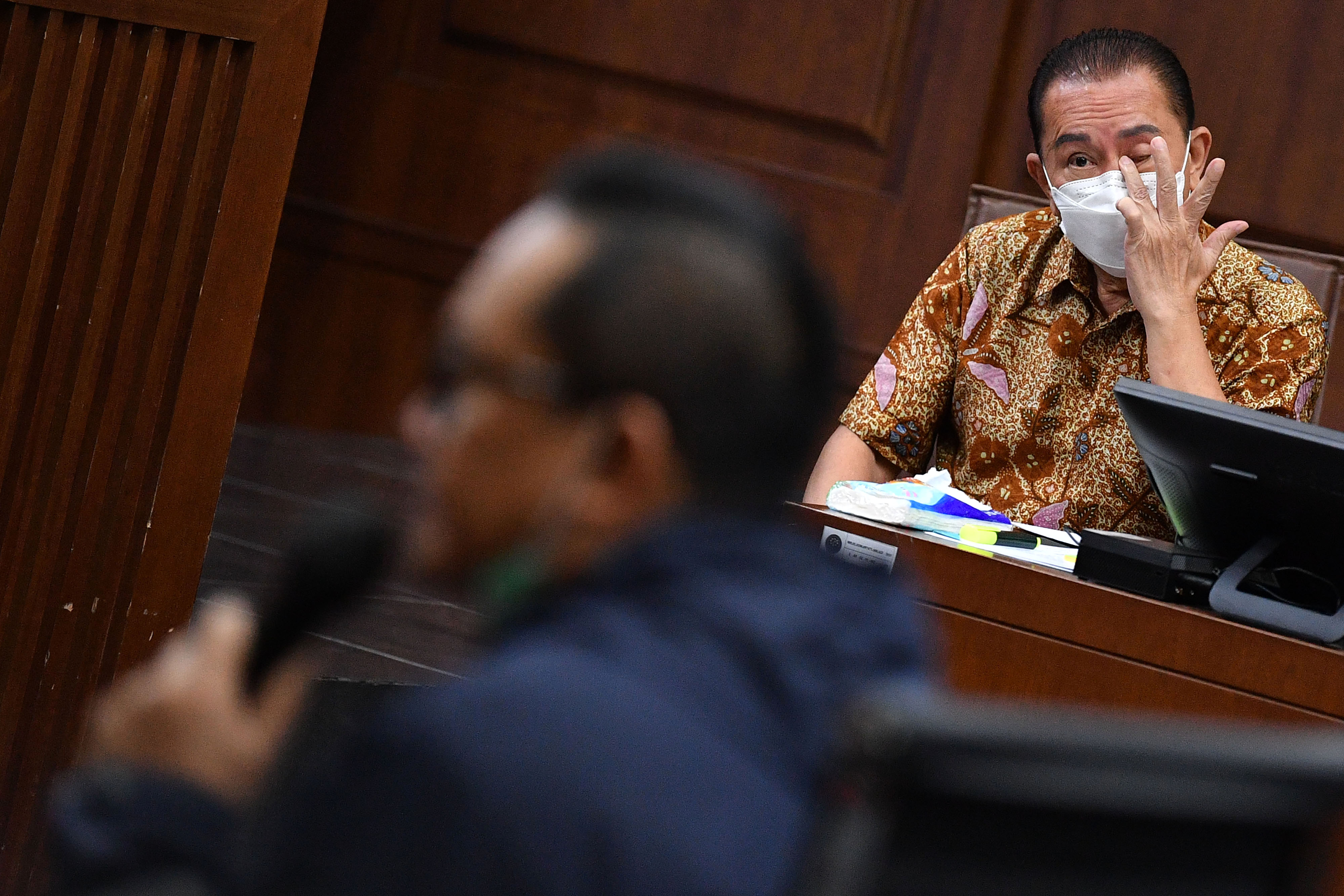 Terpidana kasus cessie Bank Bali Djoko Tjandra (kanan) 