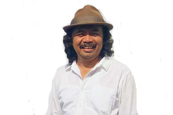 Seniman Tisna Sanjaya