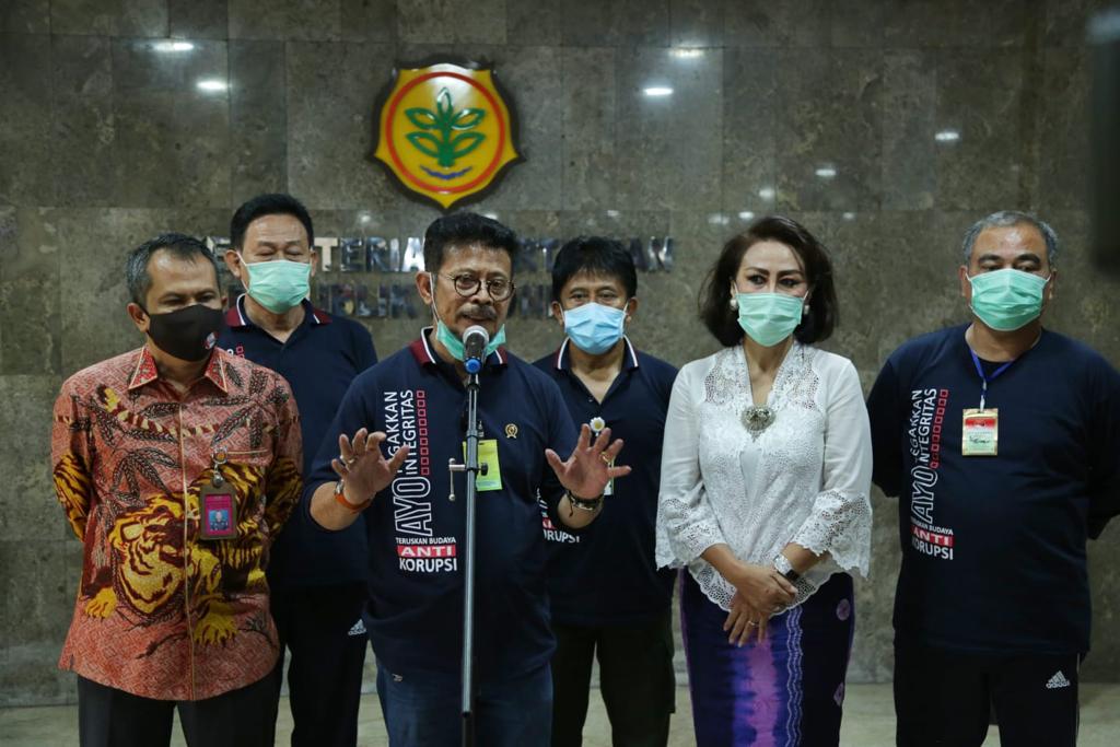 Menteri Pertanian Syahrul Yasin Limpo (tengah).