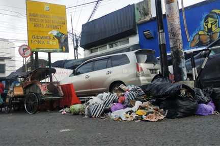 Sampah Terbengkalai di Yogyakarta mulai Diangkut ke TPST Piyungan