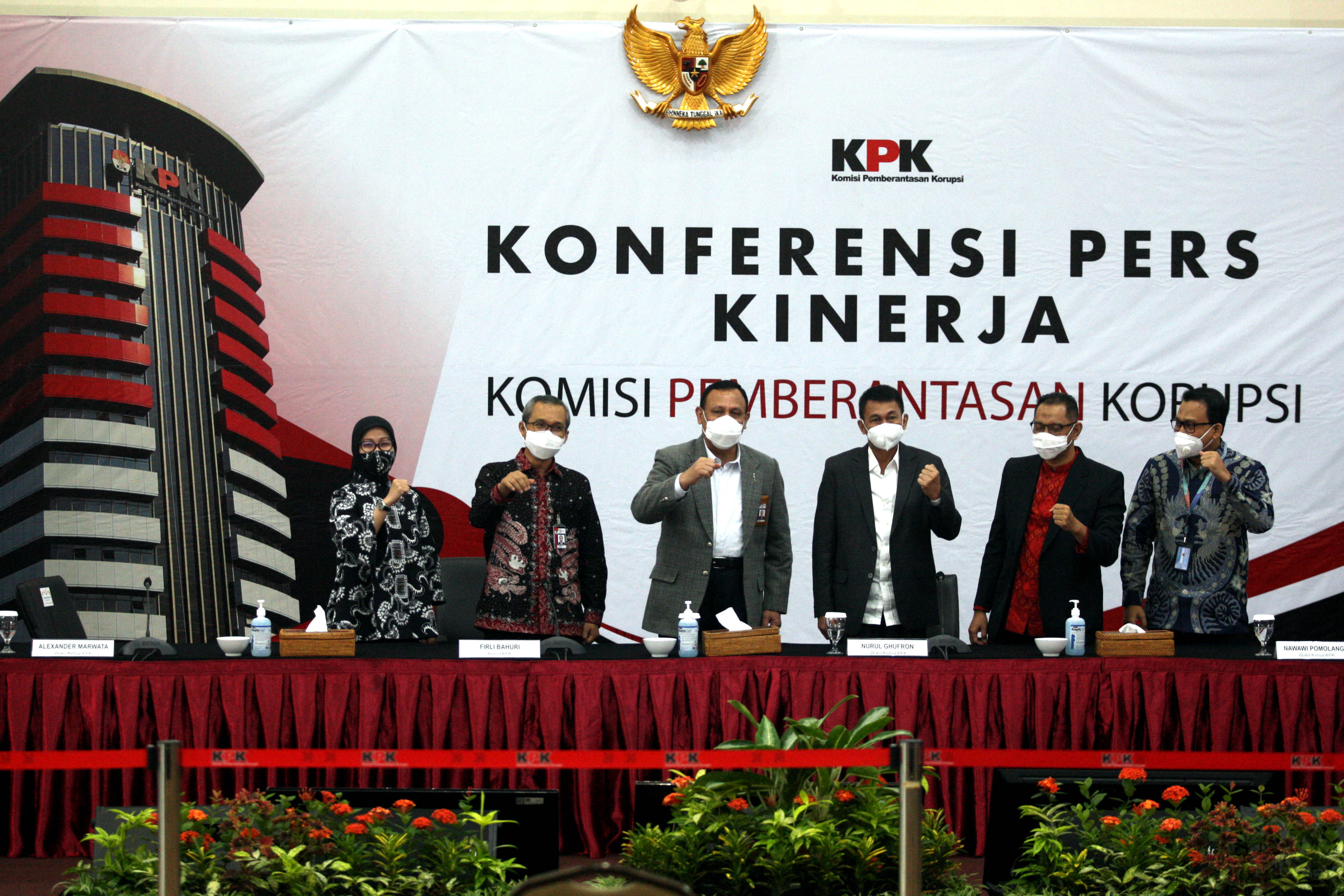 Pimpinan KPK menggelar konferensi pers kinerja KPK pada 2020