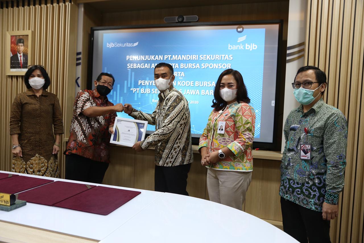 BJB Sekuritas, Perusahaan Efek Daerah (PED) pertama di Indonesia resmi mendapat kode broker JB untuk aktivitas perdagangan di lantai bursa.