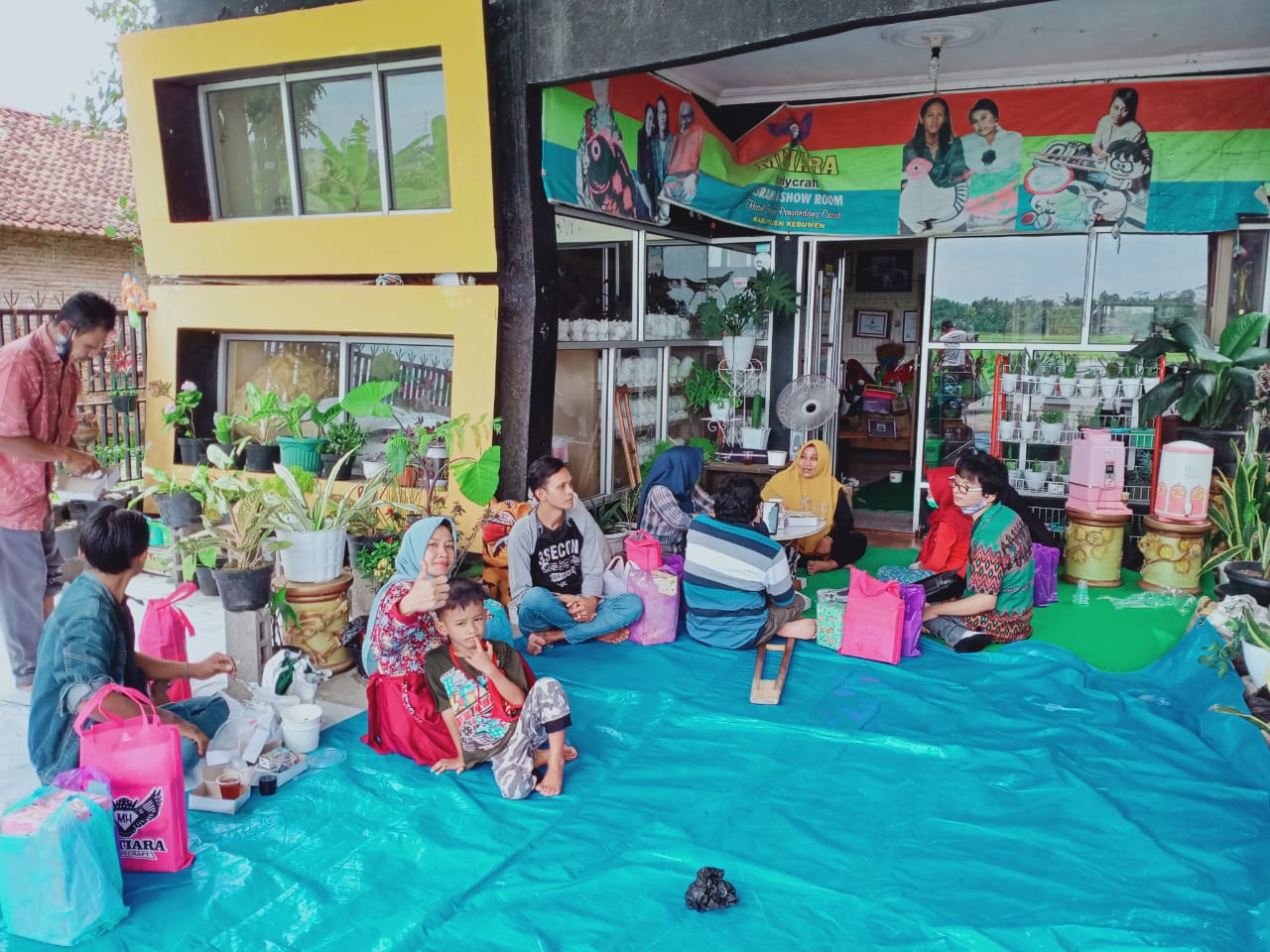 Berbagi di Masa Pandemi, Buka Pintu Rezeki