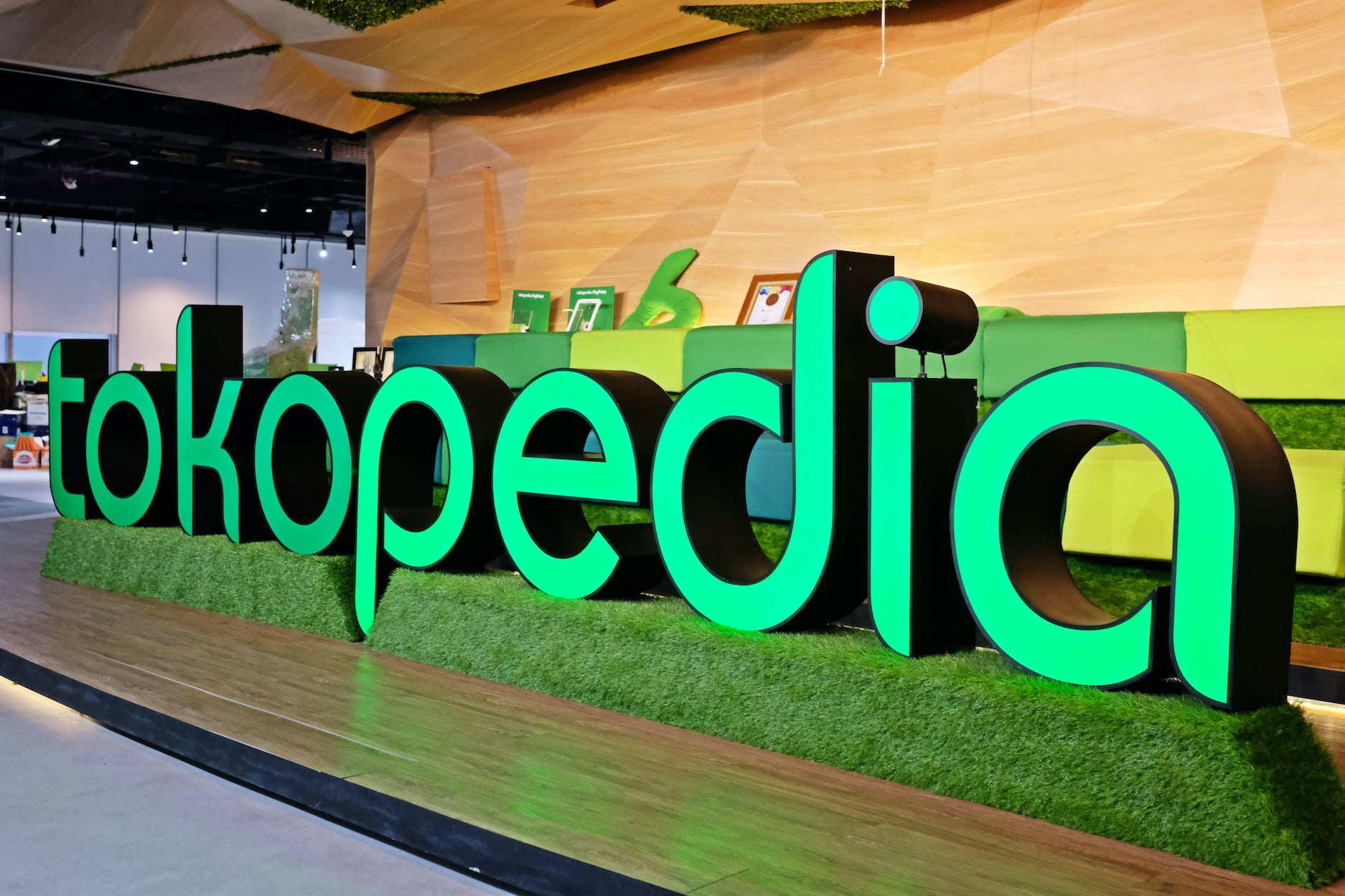 Logo Tokopedia