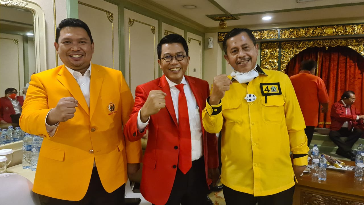 Sekjen Kosgoro 1957 Sabil Rahman (kanan) 