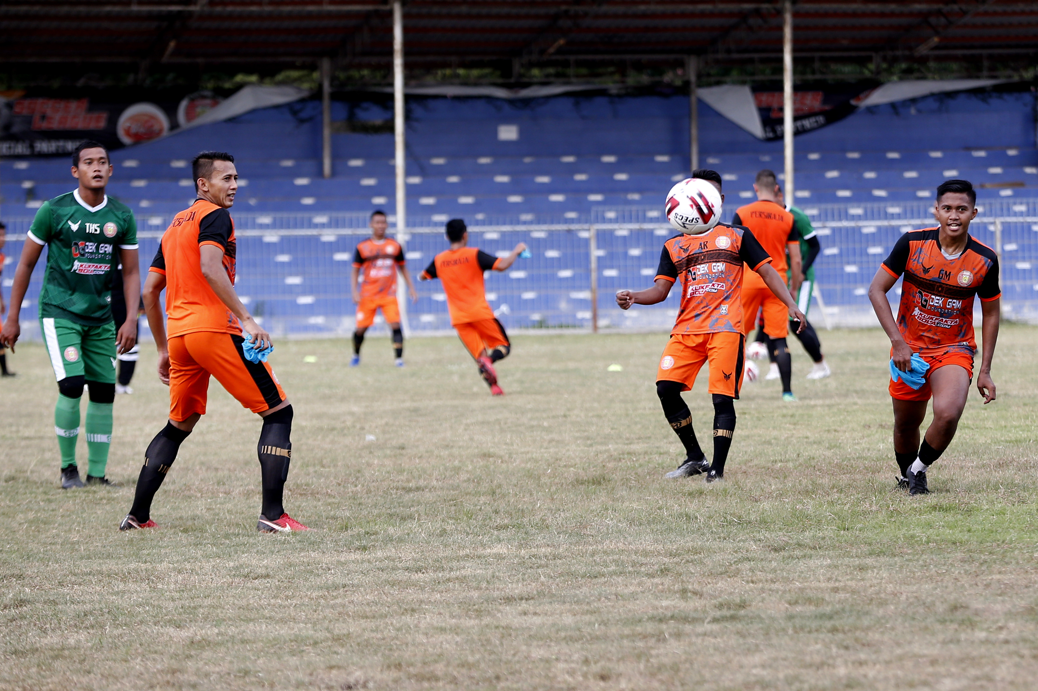 Latihan pemain Persiraja Banda Aceh di  Stadion H Dimurthala, Banda Aceh, Aceh, Kamis (20/8/2020)