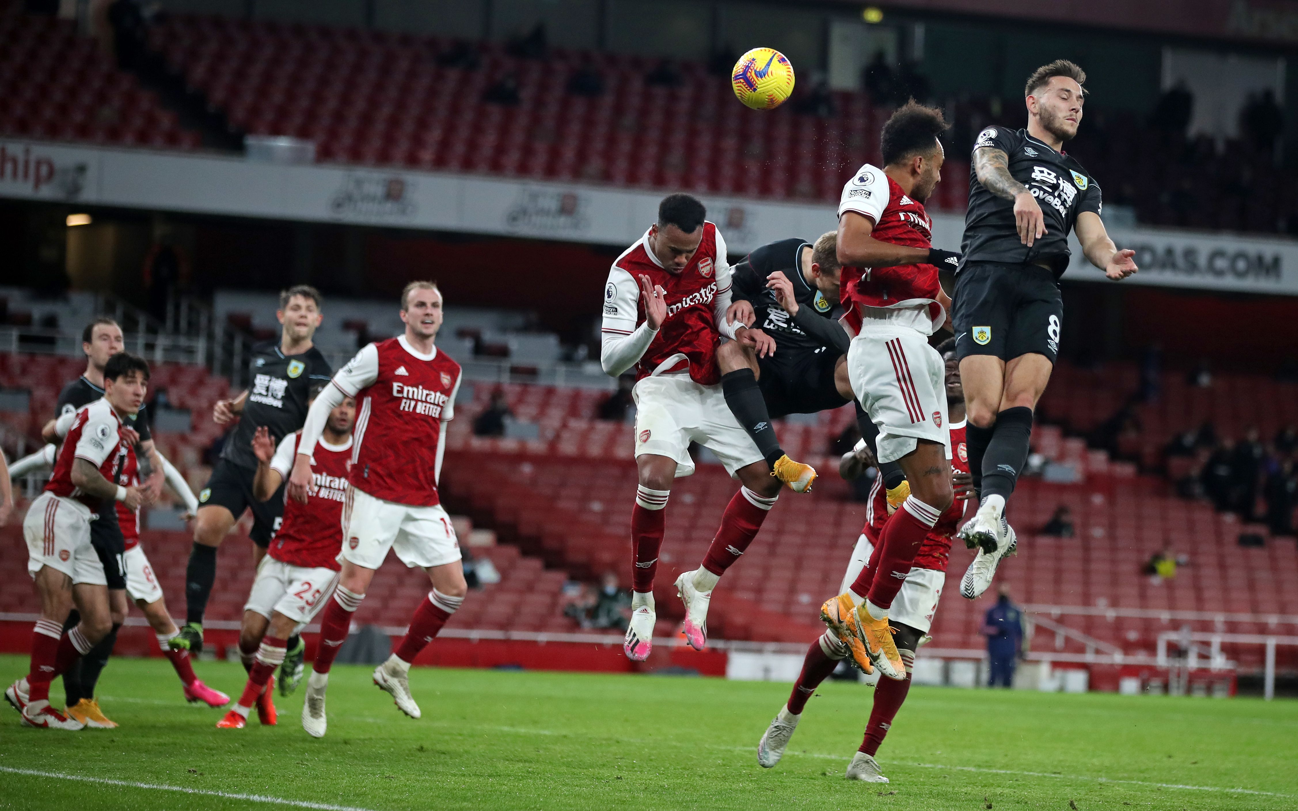 Arsenal Dipermalukan Burnley di Emirates