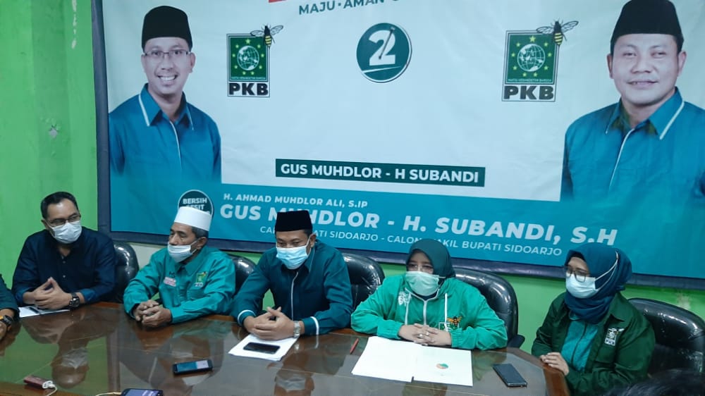 Kubu paslon nomor urut 2 Pilkada Sidoarjo, Ahmad Muhdor Ali-Subandi. 