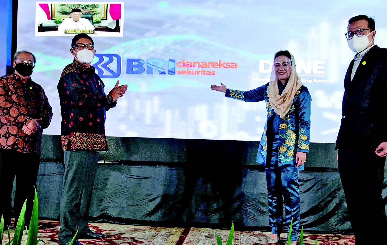 Peluncuran logo baru BRI Danareksa Sekuritas dan peluncuran sharia online trading system D’One Syariah di Jakarta, kemarin.