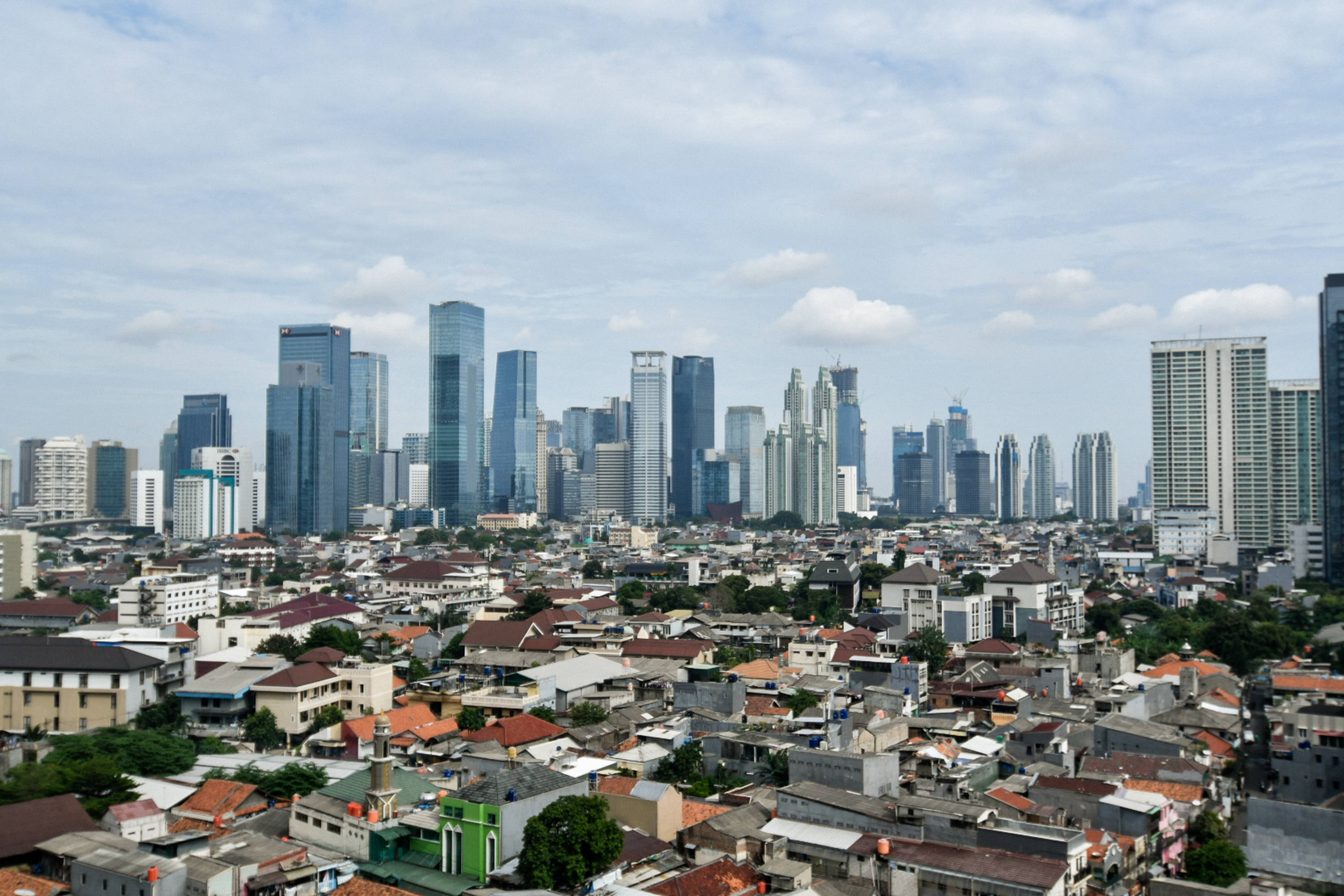 Lanskap perkotaan di kawasan Kuningan, Jakarta, Senin (30/11/2020). 