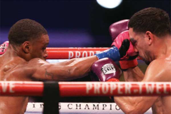 Naik Ring lagi Errol Spence Jr masih Perkasa