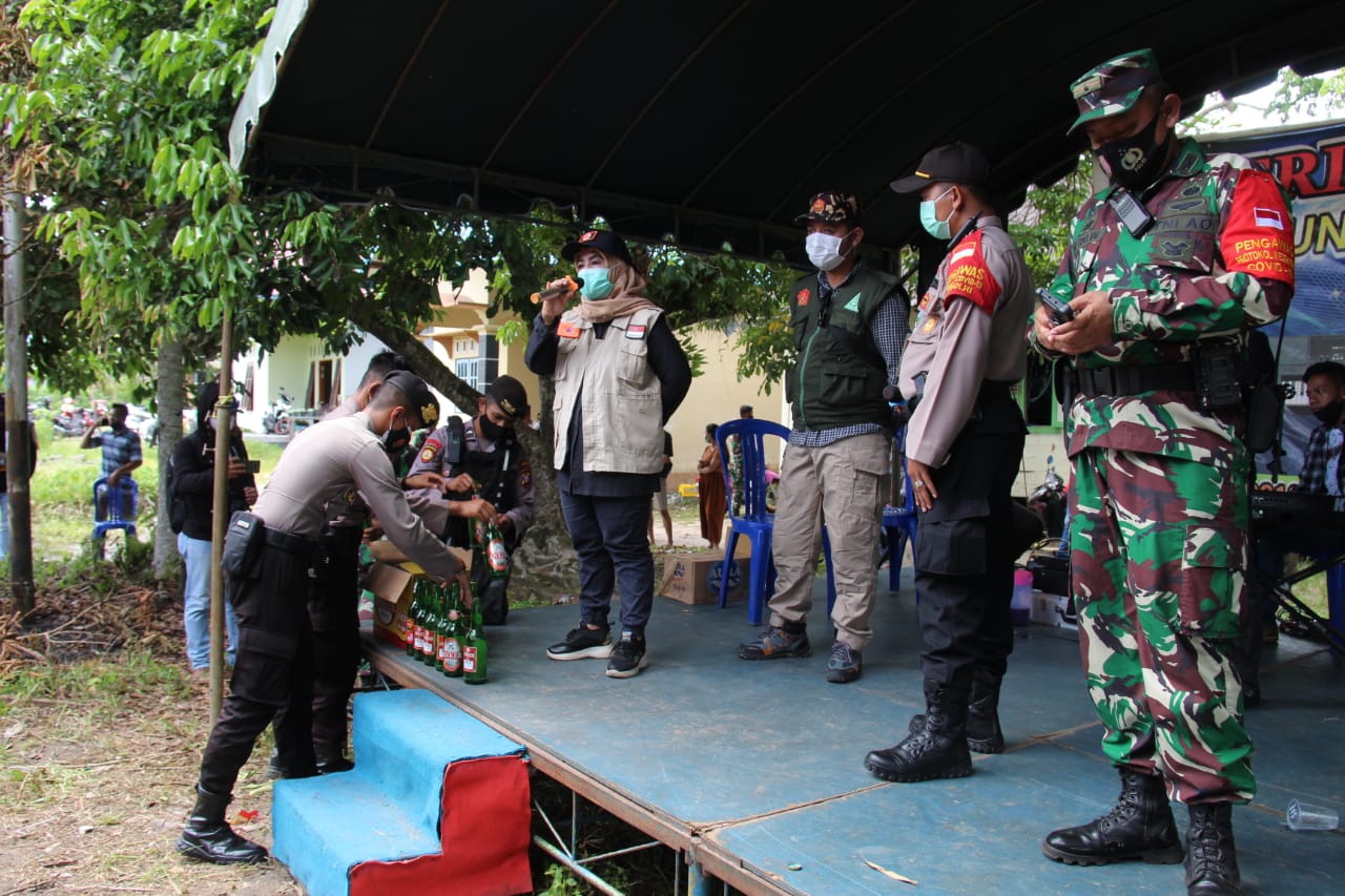 Tim Satgas Covid 19 Palangka Raya membubarkan pesta perkawinan melanggar protokol kesehatan, Minggu (6/12/2020).