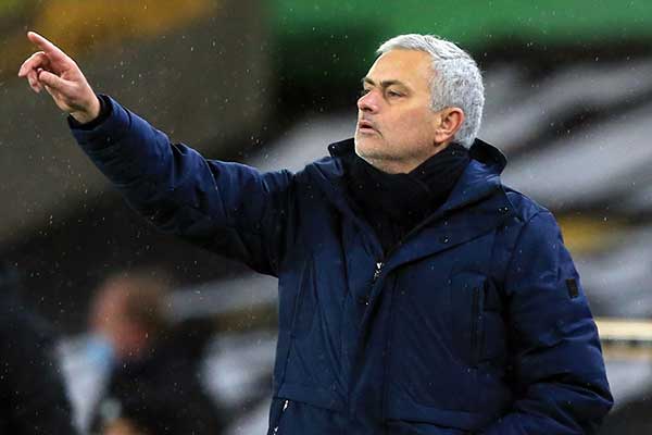 Pelatih Tottenham  Hotspur Jose Mourinho