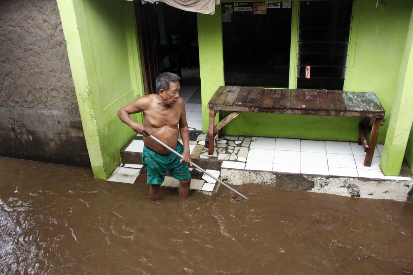Lurah Kampung Melayu Siapkan 8 Lokasi Pengungsian Banjir