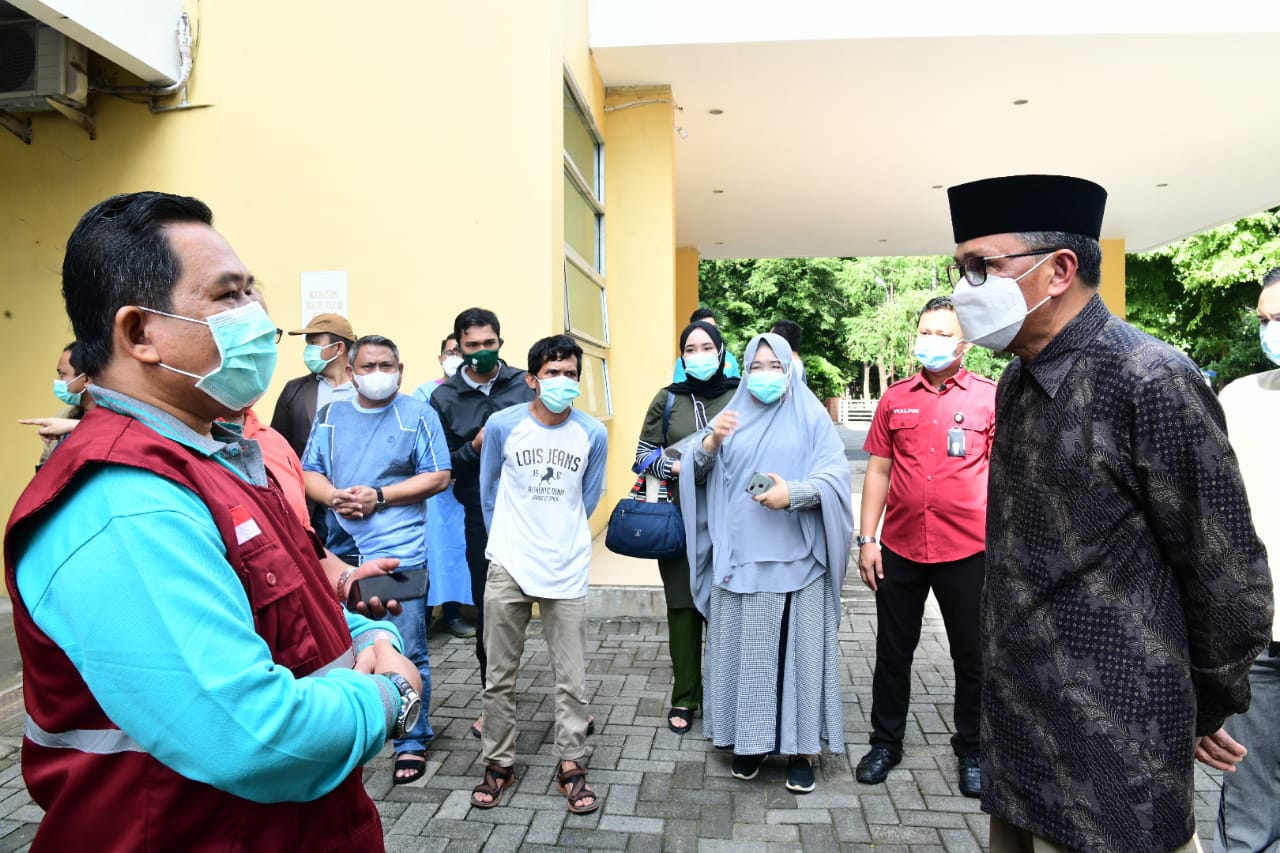 Pemerintah Provinsi Sulawesi Selatan, sejak 24 Desember lalu, menambah jumlah sampel yang diperiksa menjadi 4.000-an