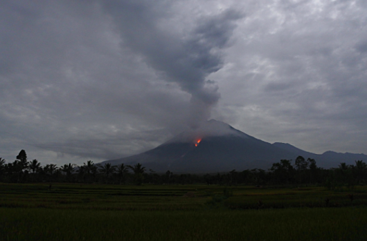 Semeru Erupsi, Penerbangan Garuda dan Lion Air Tetap Normal