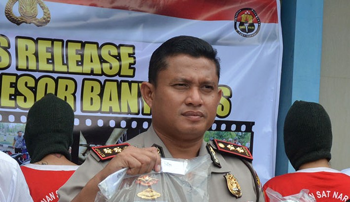 Cegah Kerumuman, Polres Depok Sekat Jalan di Malam Tahun Baru